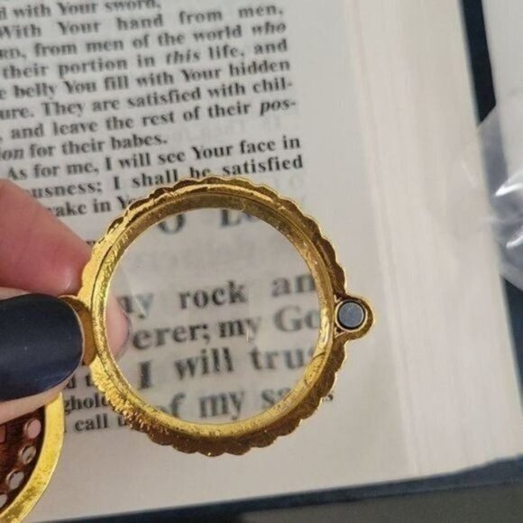 Rhinestone Necklece with magnifying glass pendant Jewelry Loupe - Picture 5 of 6